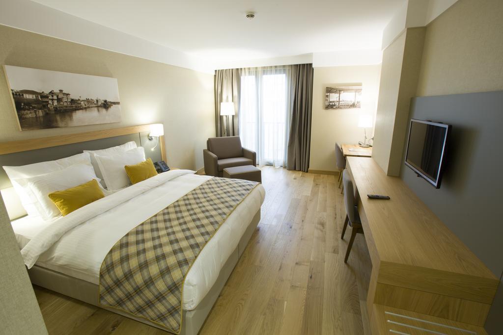 Ramada Hotel & Suites Адана Экстерьер фото